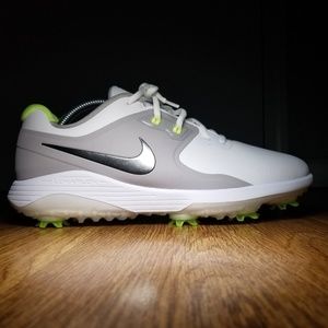 Nike Golf Vapor Pro Golf Cleat.